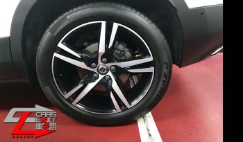 Volvo XC40 T5 R-DESIGN full